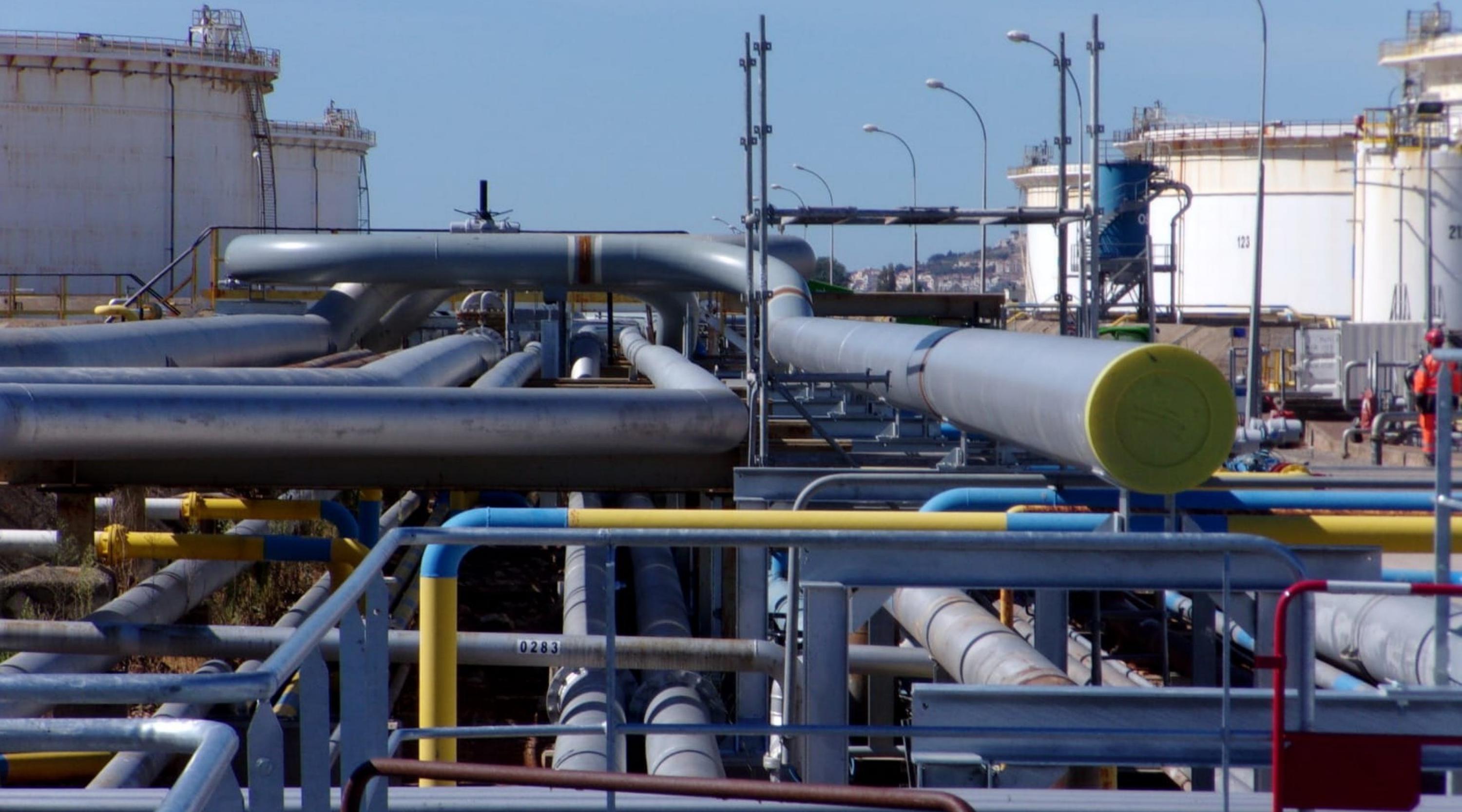                                             Projet AQUARUIS :  Etude complete du pipeline et du piping systéme du Dépot pétrolier GDH de Fortingan - France